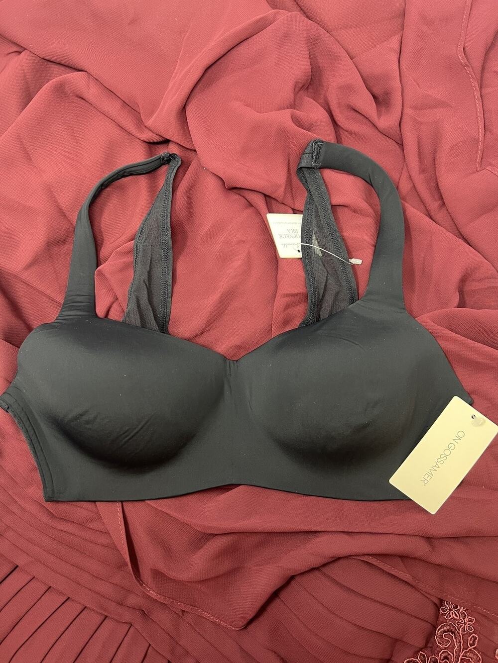On Gossamer NWT US S Black G3270 Sleek Invisible Scoopneck Wireless Bra